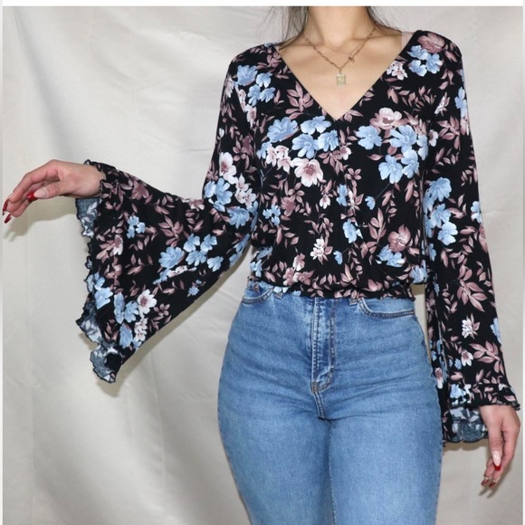 American Eagle Soft & Sexy Crepe Black with colored flowers long sleeve top Sz S - Picture 1 of 10